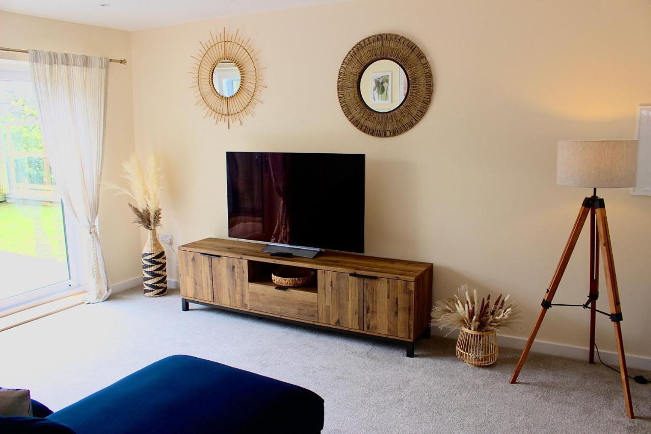 No 1 The Paddock - Spacious Holiday Home With A Hot Tub Bude Exterior photo