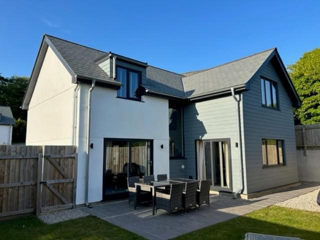 No 1 The Paddock - Spacious Holiday Home With A Hot Tub Bude Exterior photo