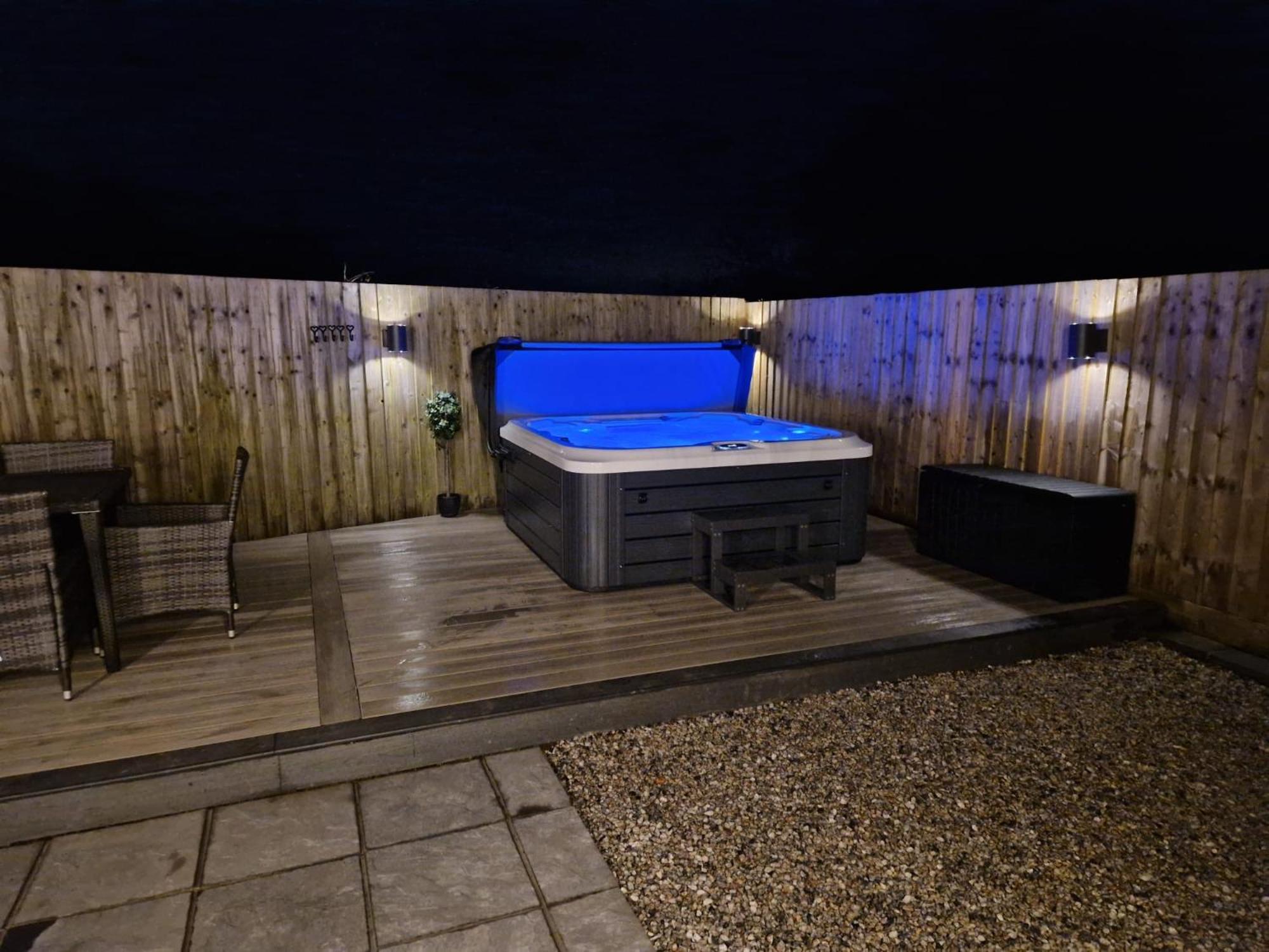 No 1 The Paddock - Spacious Holiday Home With A Hot Tub Bude Exterior photo